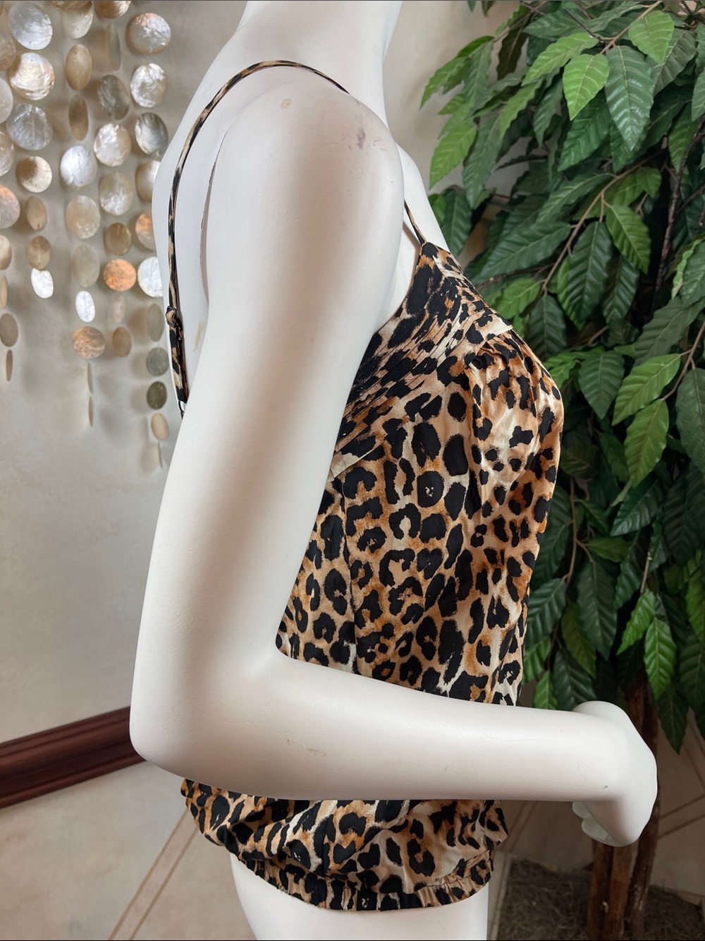 EXPRESS LEOPARD PRINT PLEAT DETAIL TOP - Picture 7 of 11